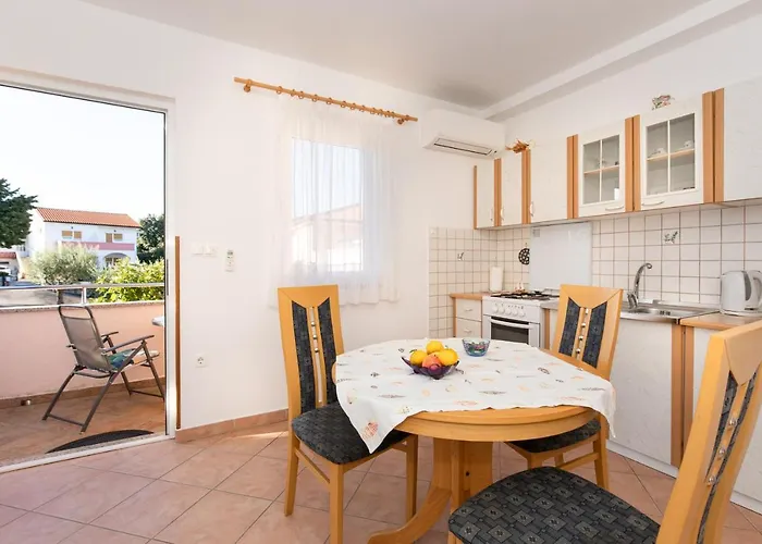 شقة 1-bedroom In Krk - Steps From The Beach! كرك