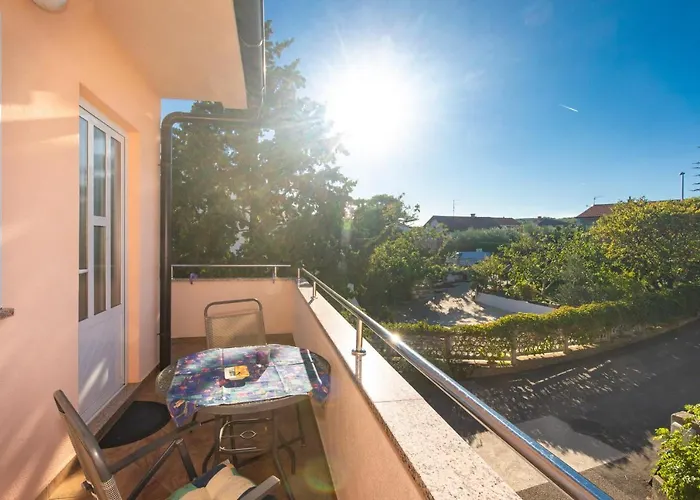 1-bedroom In Krk - Steps From The Beach! شقة