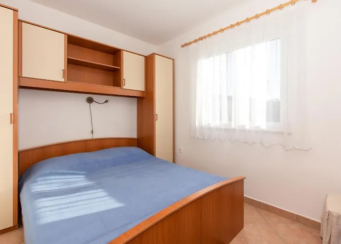 1-bedroom In Krk - Steps From The Beach! Appartement
